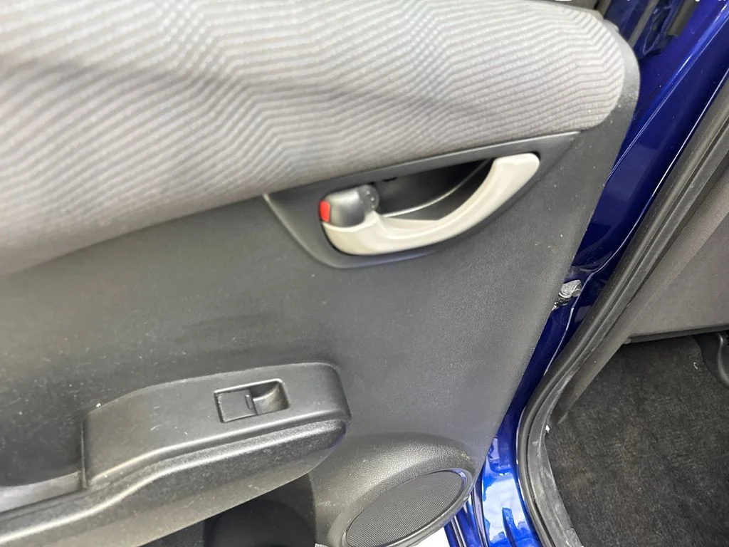 Used 2011  Honda Base image 35