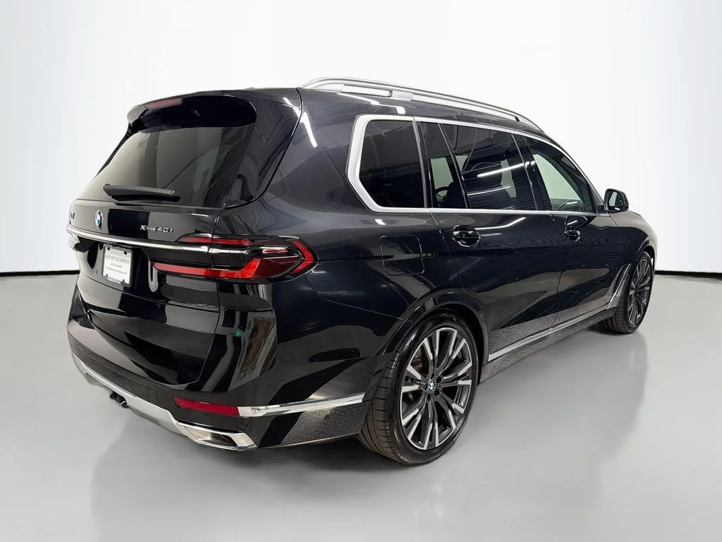 Used 2024 Black BMW xDrive40i image 9
