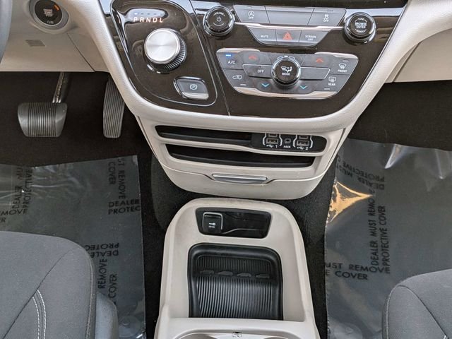 Used 2023 Black Chrysler LX image 18