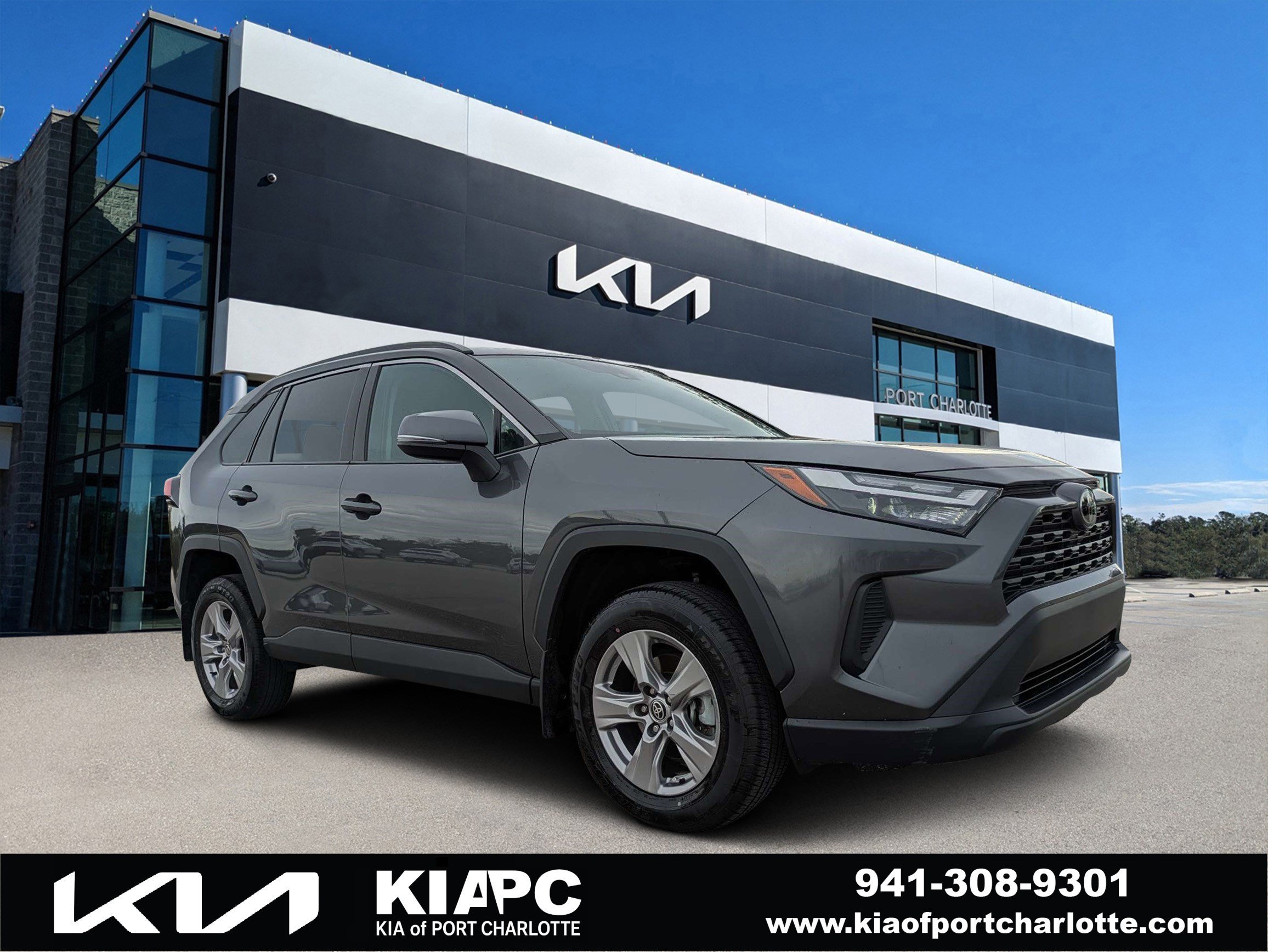 Used 2025 Magnetic Gray Metallic Toyota XLE image 1