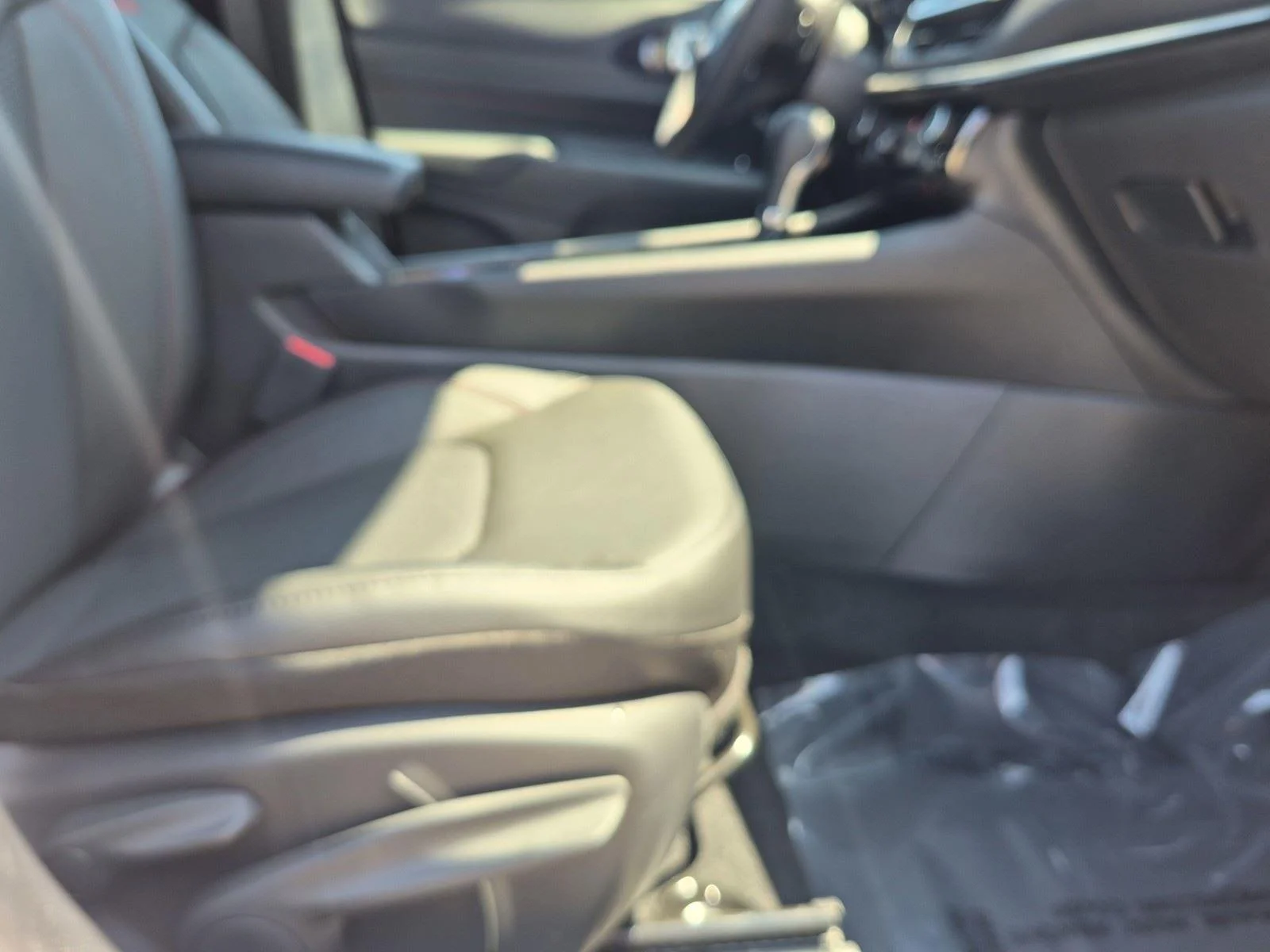 New 2026 Bright White Clear-Coat Exterior Paint Jeep Trailhawk image 9