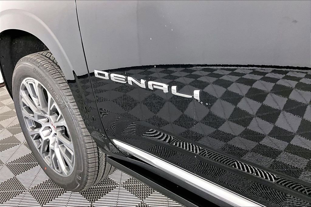 2026 GMC Yukon XL Denali - Photo 10