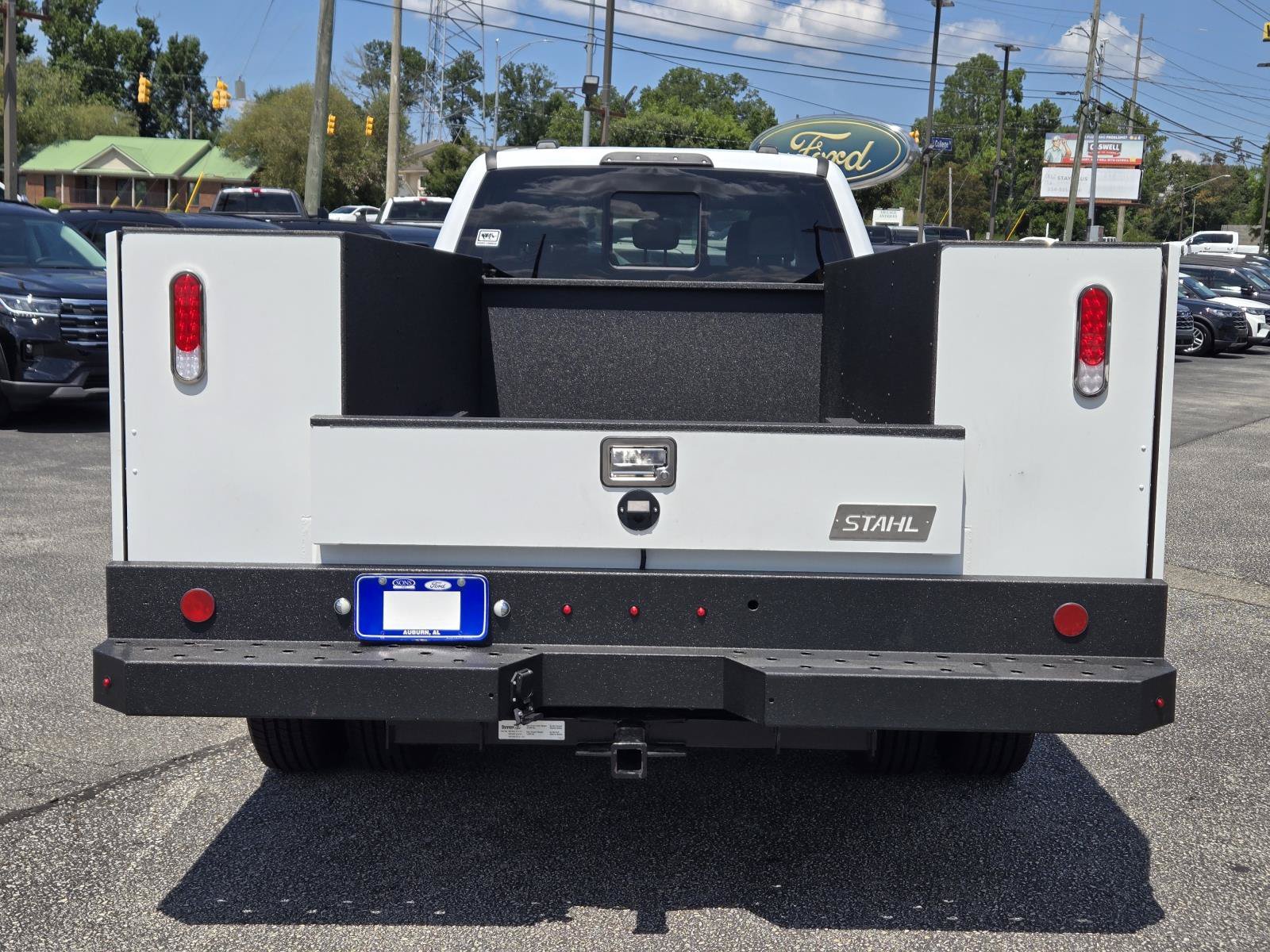 New 2026 Oxford White FORD F-350® XL image 9