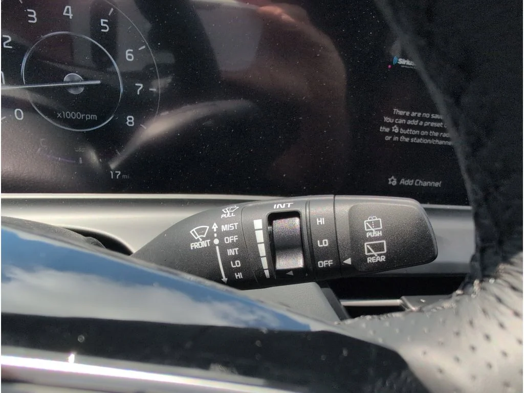 2025 Kia Seltos SX - Photo 24