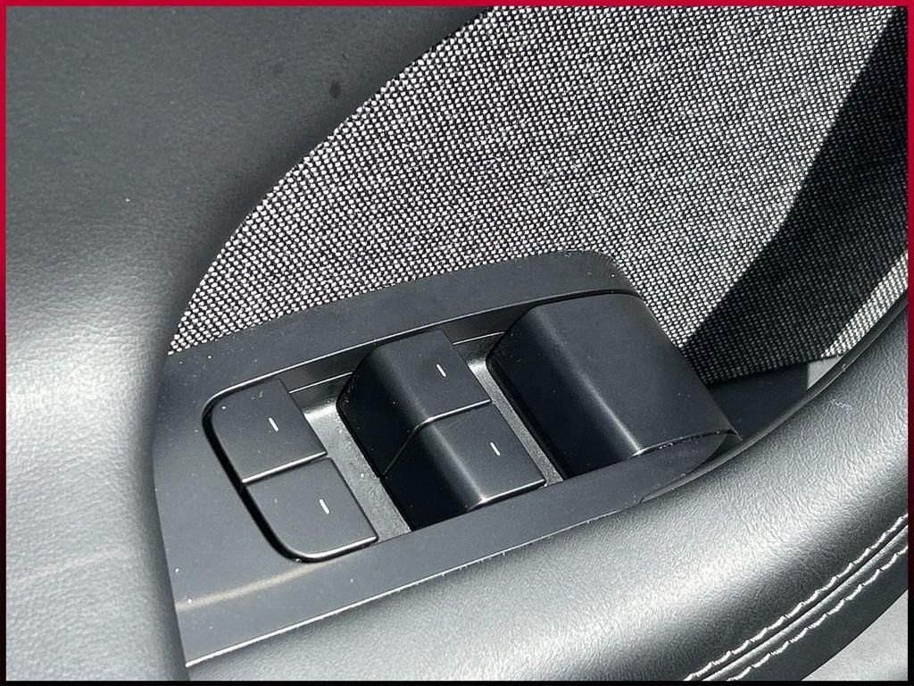 Used 2024  Tesla Base image 21