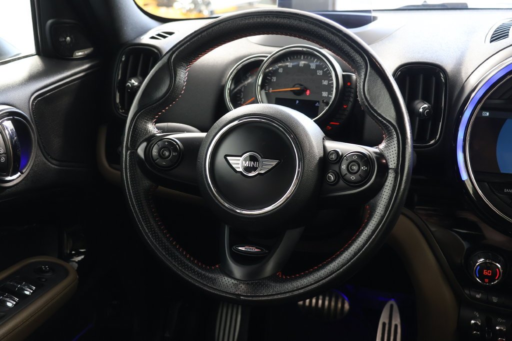 Used 2017 Thunder Gray Metallic MINI  image 10