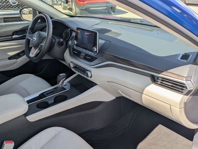 Used 2025 Blue Nissan 2.5 SV image 28