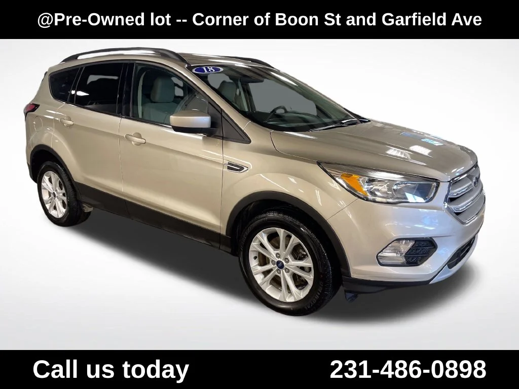 Used 2018 Gold Ford SE image 7