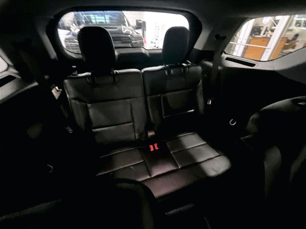 Used 2023 Black Metallic Ford Limited image 17