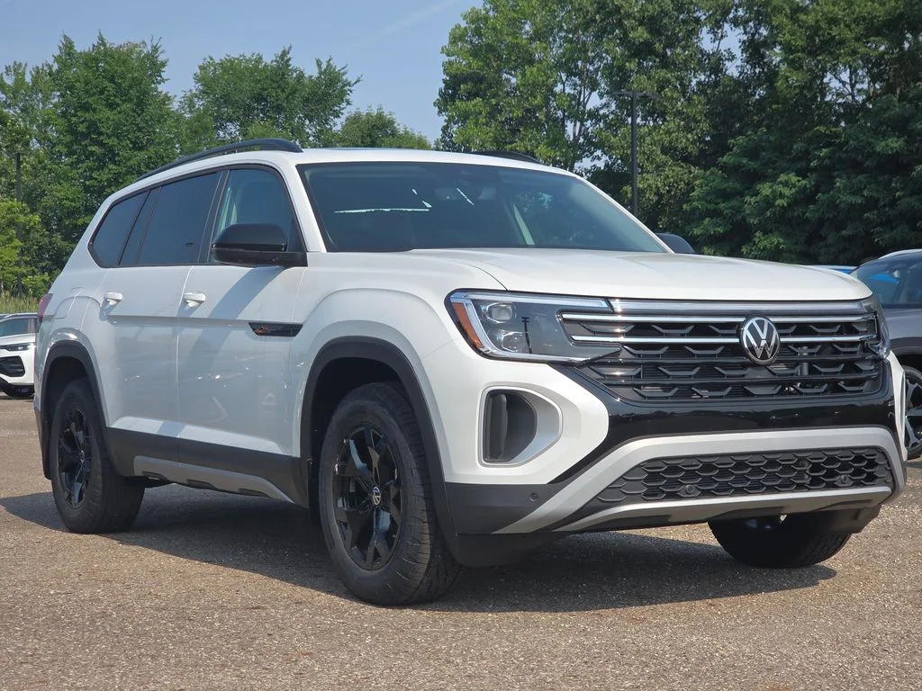New 2026 Opal White Pearl Volkswagen 2.0T Peak Edition image 2