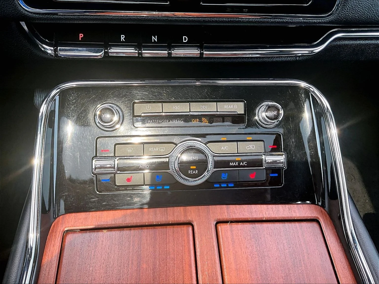 Used 2020 Black Lincoln Reserve image 32