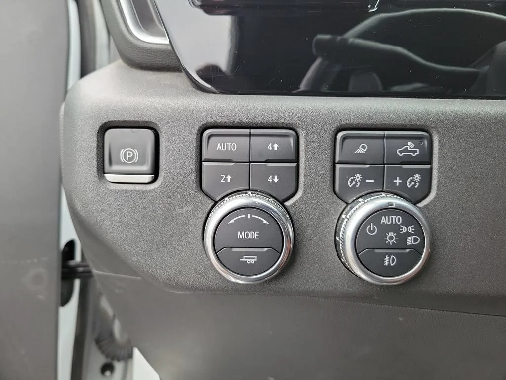 Used 2022 Summit White GMC Elevation image 18