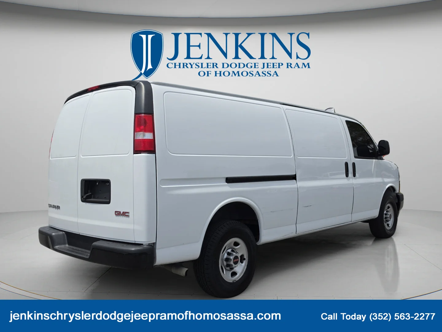 Used 2023 Summit White GMC Work Van image 4