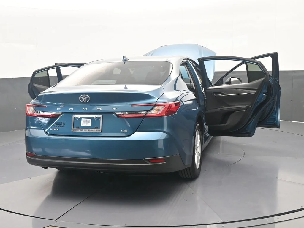 Used 2025 Ocean Toyota LE image 71