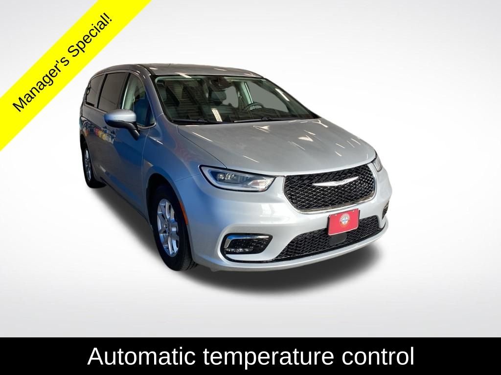 Used 2023 Silver Chrysler Touring L image 13