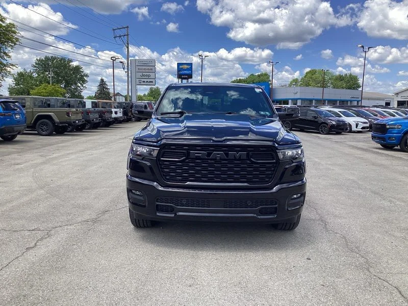 New 2026 Diamond Black Crystal Pearl-Coat Exterior Paint RAM Big Horn/Lone Star image 2