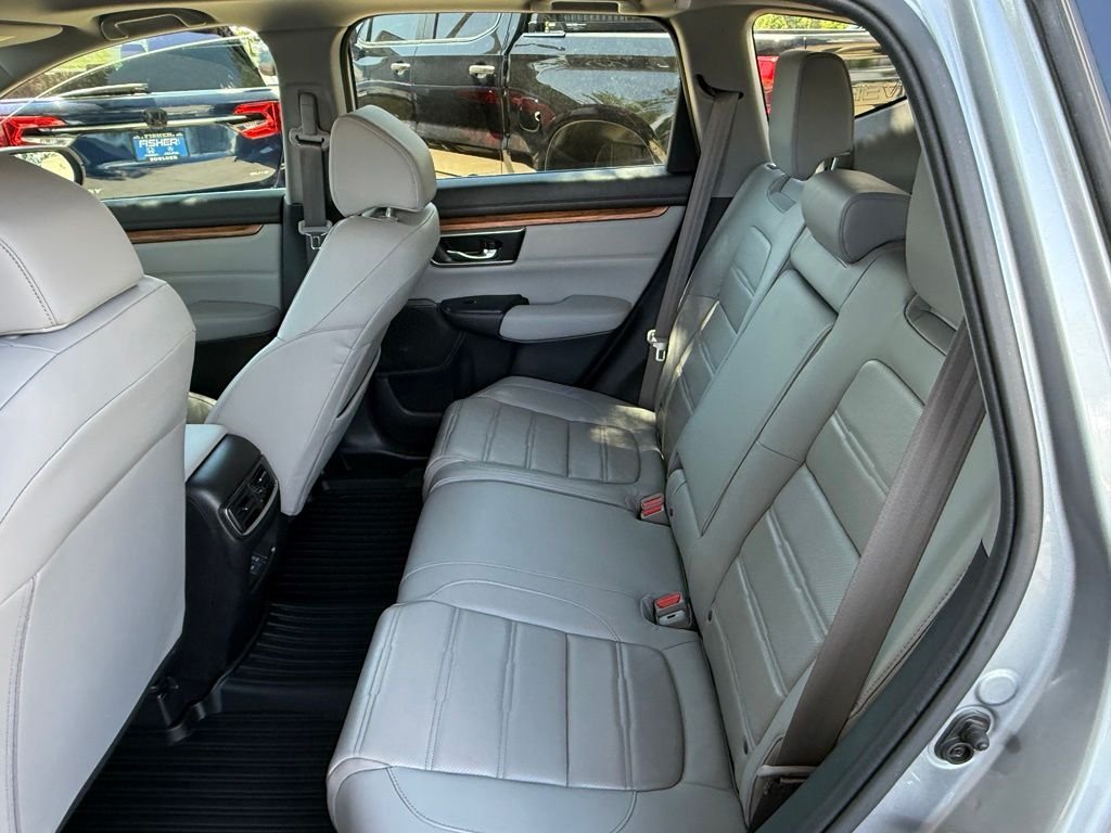 Used 2018 Lunar Silver Metallic Honda Touring image 15