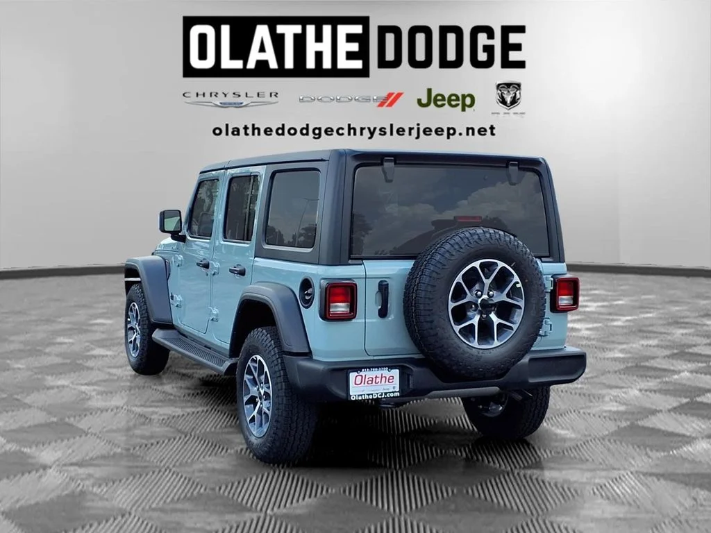 New 2026 Earl Clear-Coat Exterior Paint Jeep Sport S image 3