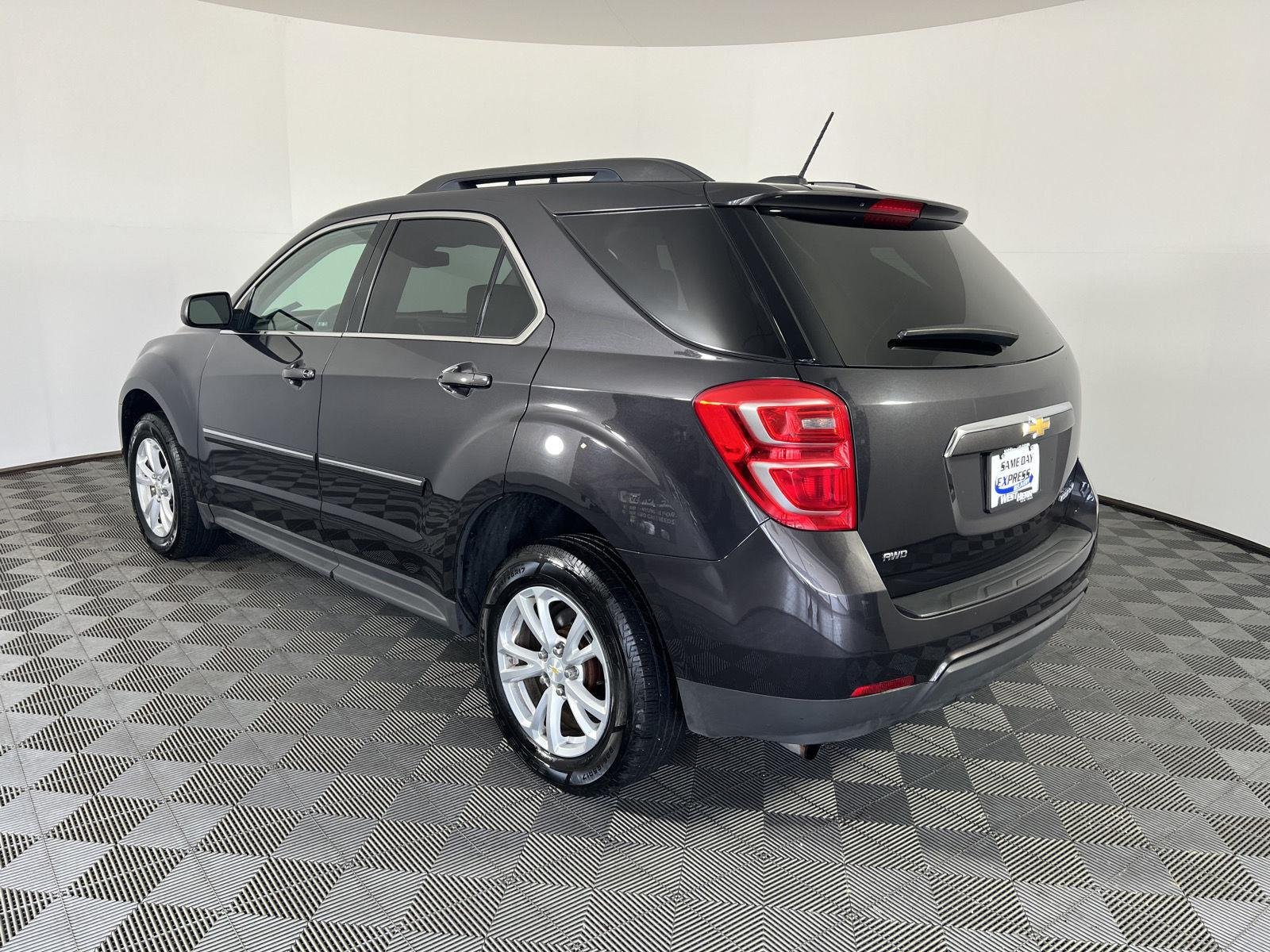Used 2016 Tungsten Metallic Chevrolet LT image 5