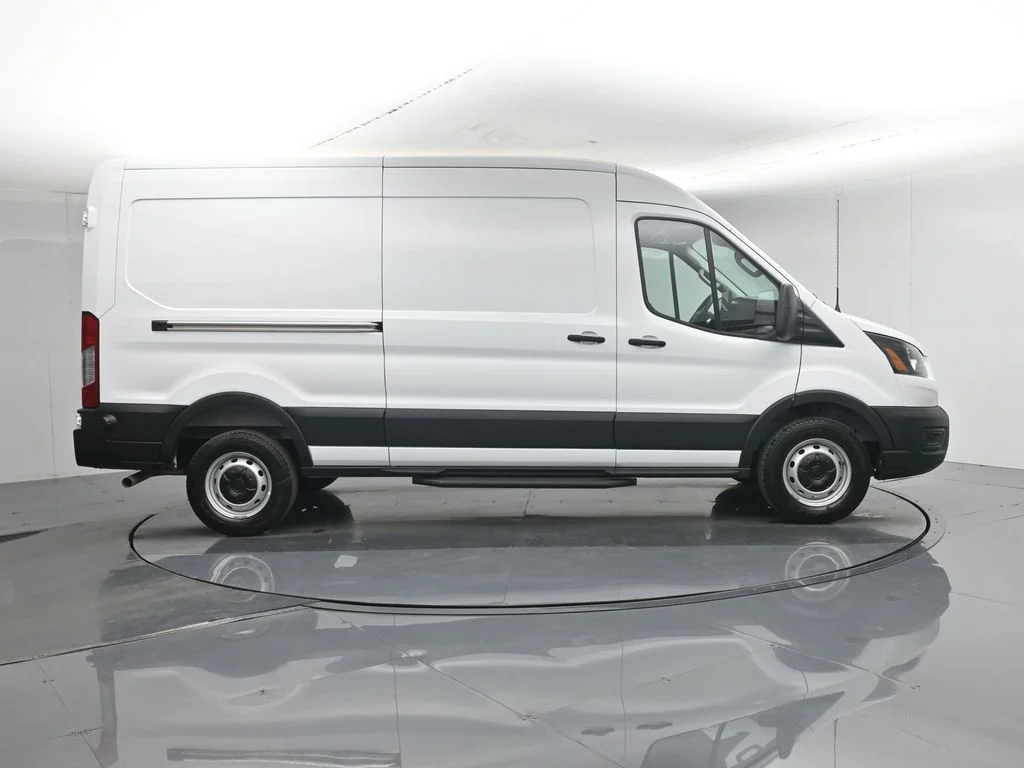 New 2026 Oxford White Ford Base image 24