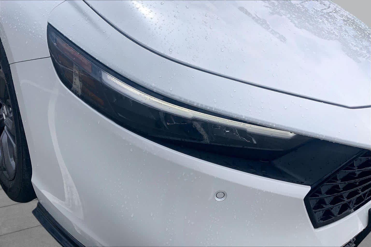 New 2026 Platinum White Pearl Honda EX-L Hybrid image 13