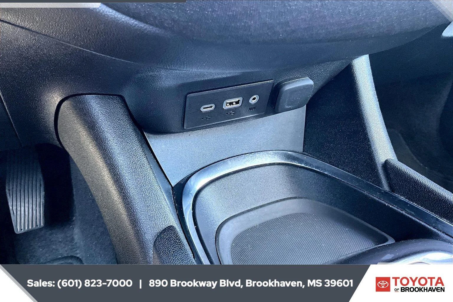 Used 2024 Sterling Gray Metallic Chevrolet LT image 23
