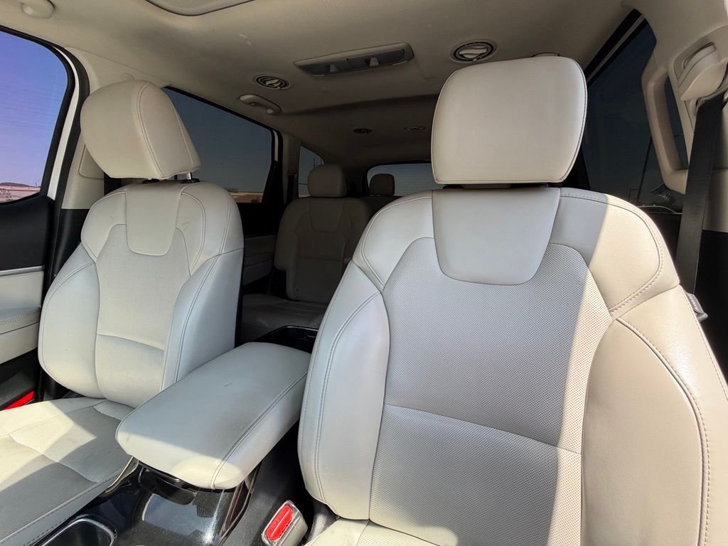 Used 2021 White Kia S image 12
