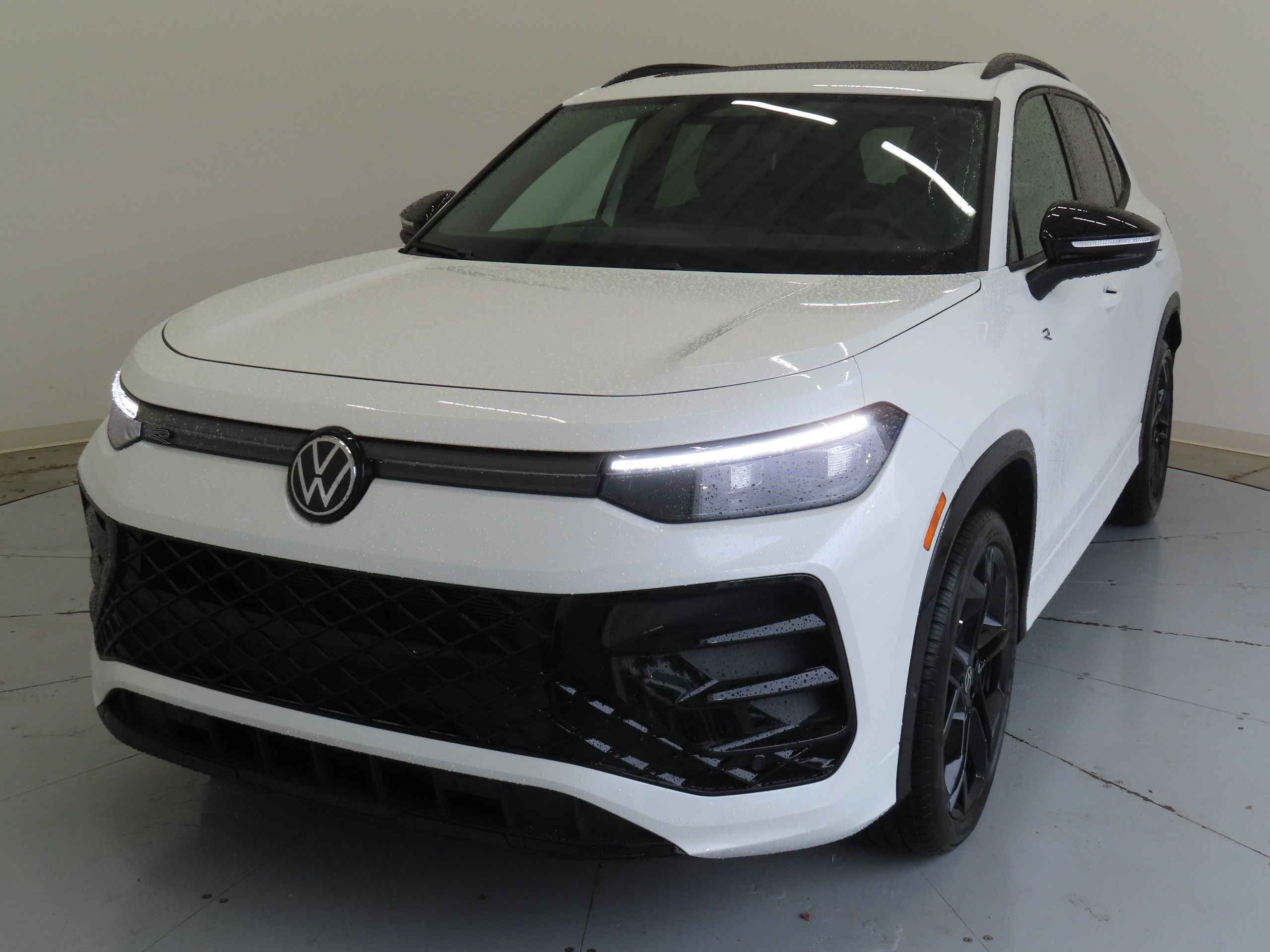 New 2026 White Volkswagen 2.0T SE R-Line Black image 8