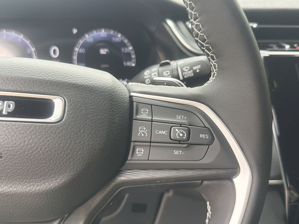 New 2026 White/off-white Jeep Laredo X image 16