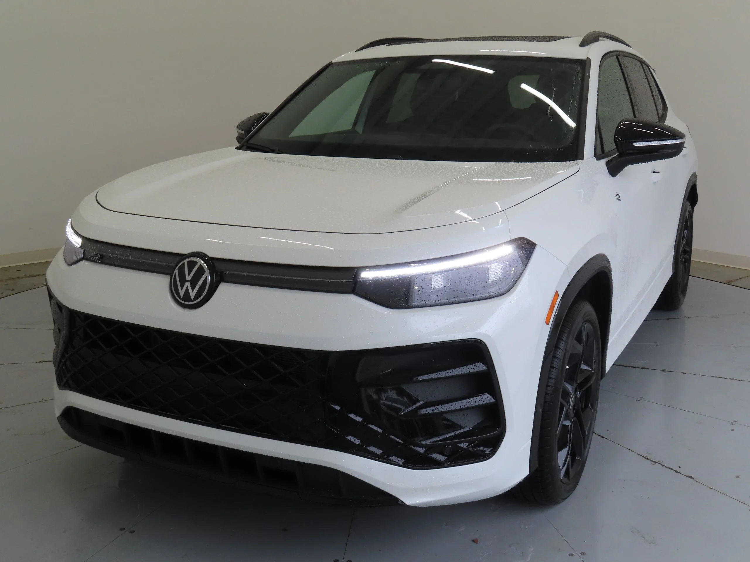 New 2026 White Volkswagen 2.0T SE R-Line Black image 8