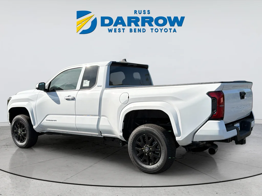 2026 Toyota Tacoma SR5 - Photo 3