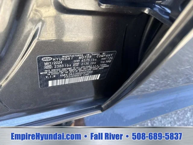 Used 2024 Gray Hyundai SEL image 19