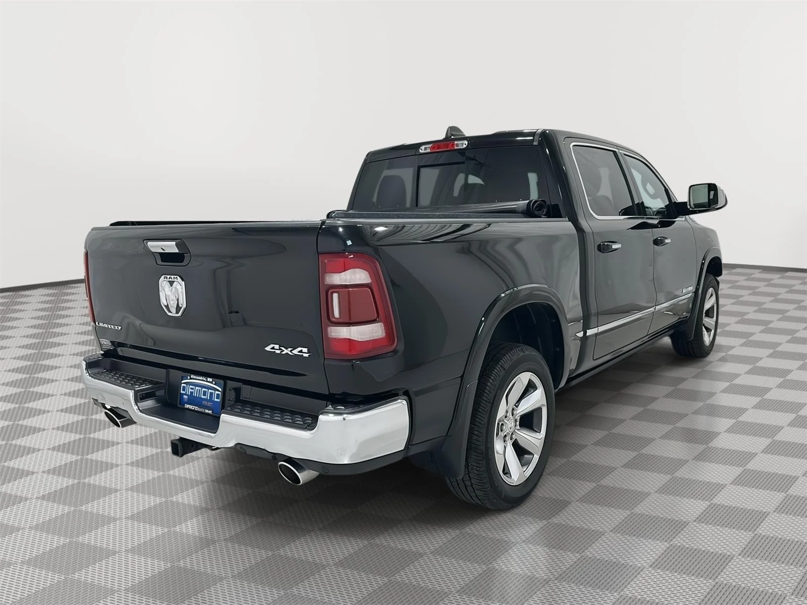 Used 2022 Diamond Black Crystal Pearlcoat Ram Limited image 6