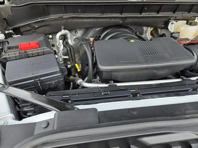 Used 2025 Summit White Chevrolet LT image 22