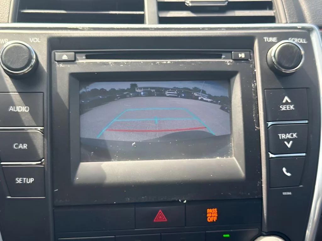 Used 2015 Gray Toyota SE image 10