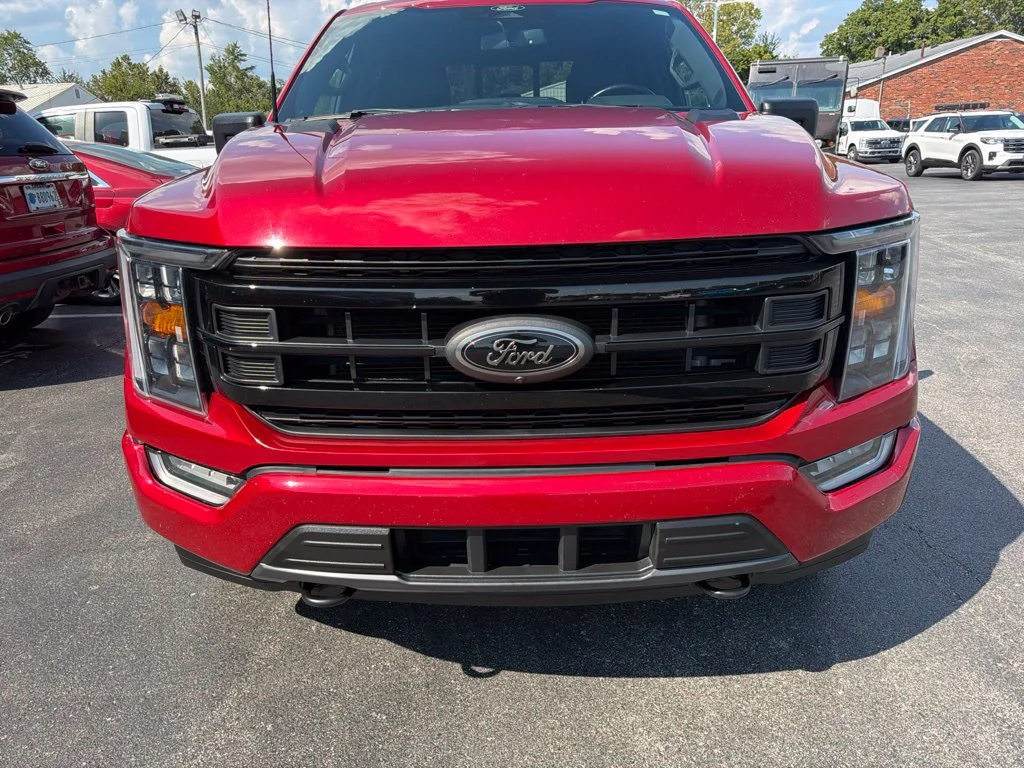 Used 2022 Rapid Red Metallic Tinted Clearcoat Ford XLT image 7