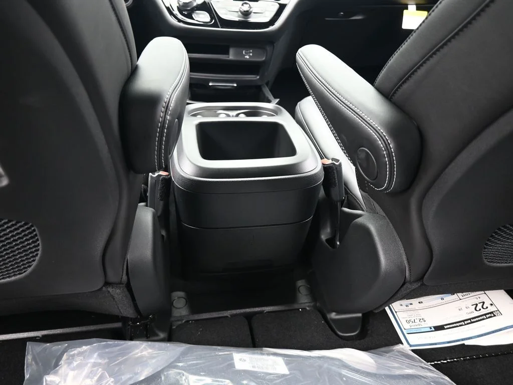 2026 Chrysler Voyager LX - Photo 30