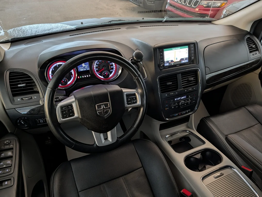 Used 2019 Black Dodge Crew Plus - - FWD - 3.6L V6 - Power Sliding Doors - Power Liftgate - Leather Seat & More! image 25