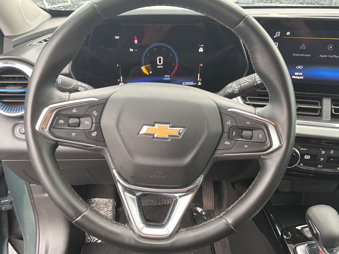 Used 2025 Cypress Gray Chevrolet LT image 17