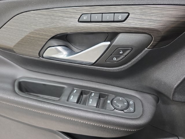 Used 2022 Black GMC SLT image 28
