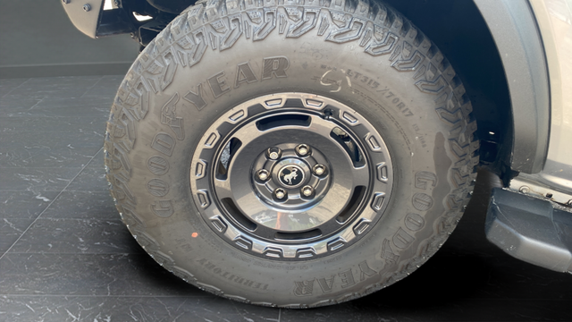 Used 2024 Silver Metallic Ford Outer Banks image 31