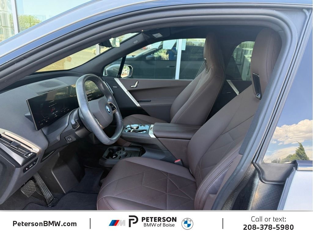 Used 2024 Gray BMW xDrive50 image 14