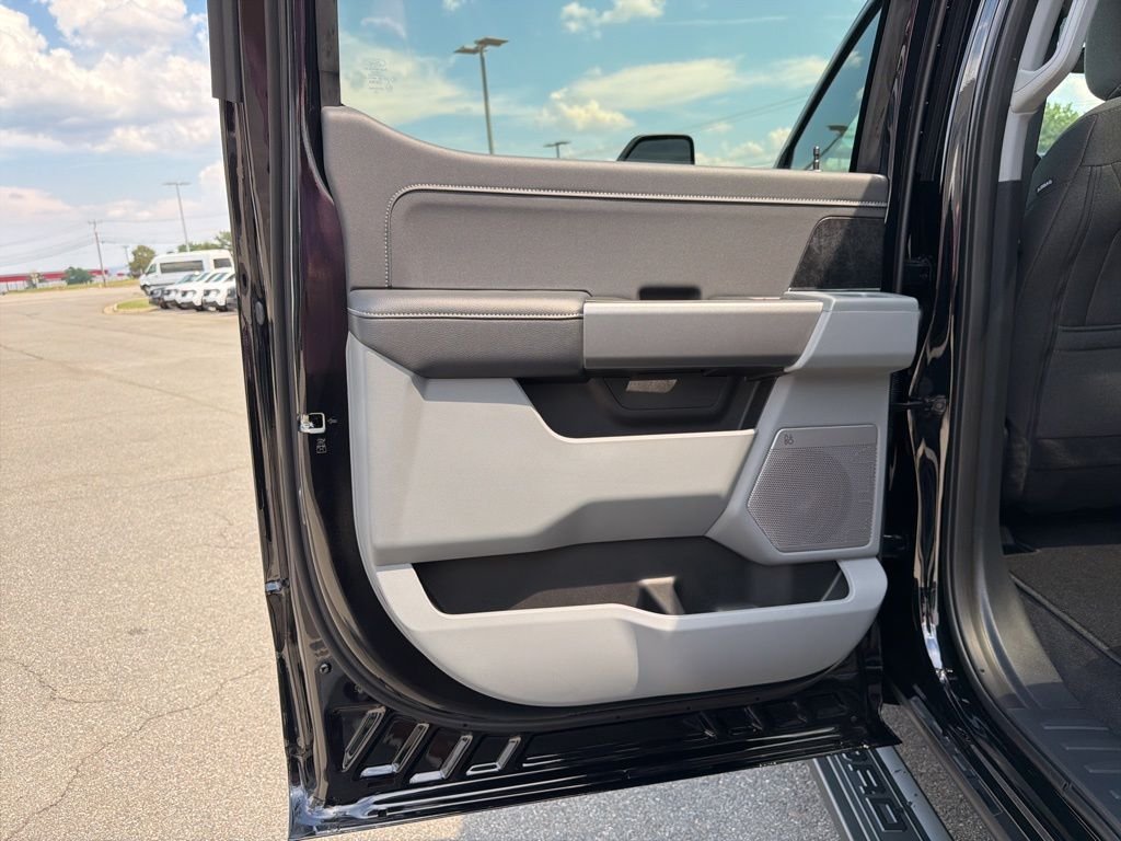 New 2026 Agate Black Metallic Ford F-250® XLT image 15
