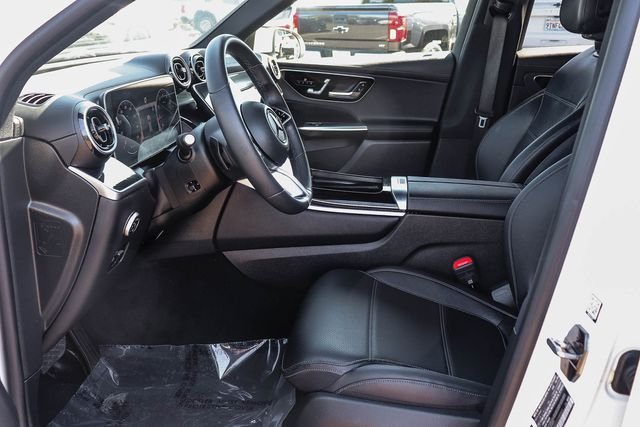 Used 2025  Mercedes-Benz GLC 300 image 21