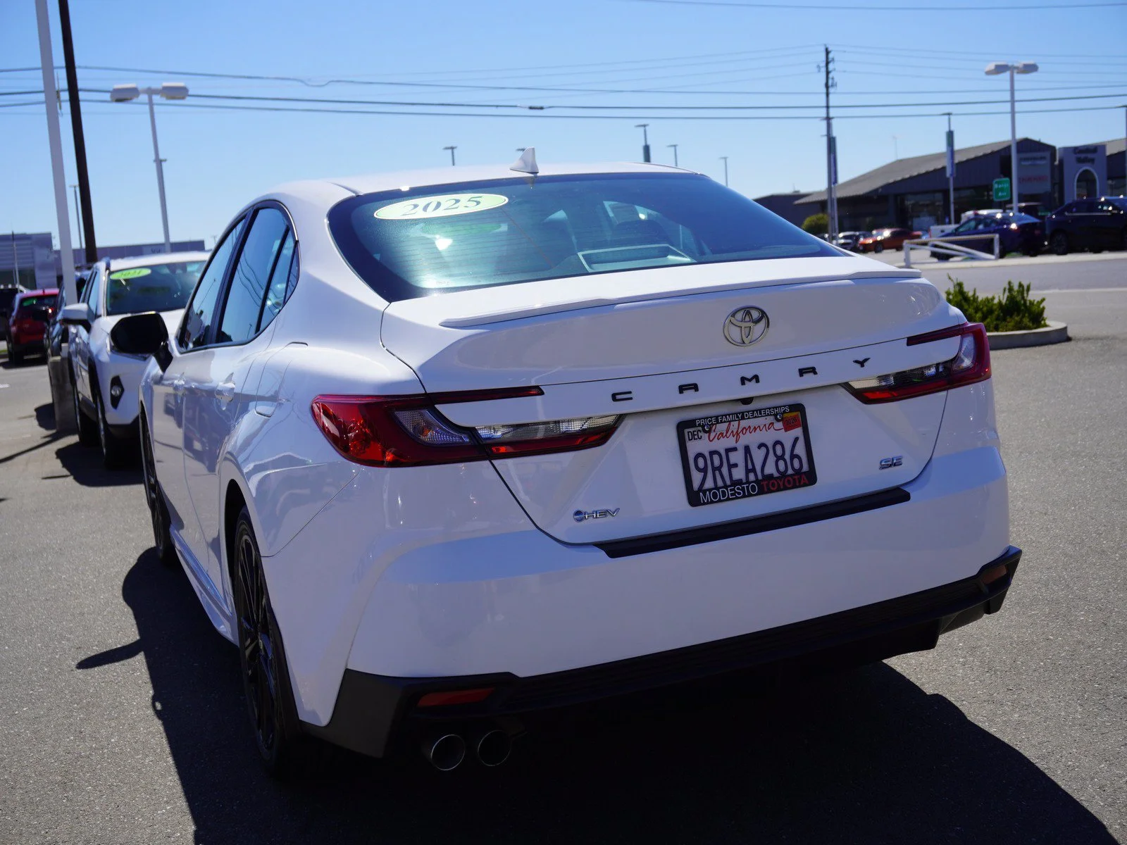 Used 2025 Ice Cap Toyota SE image 8