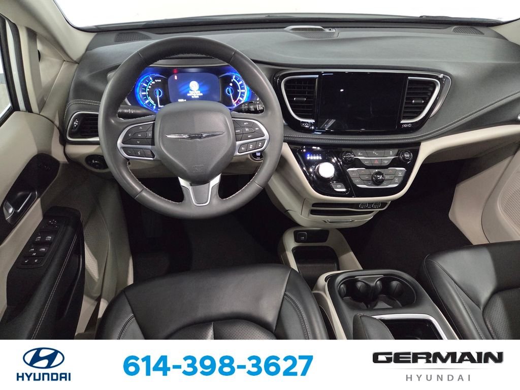 Used 2023 White Chrysler Touring L image 17