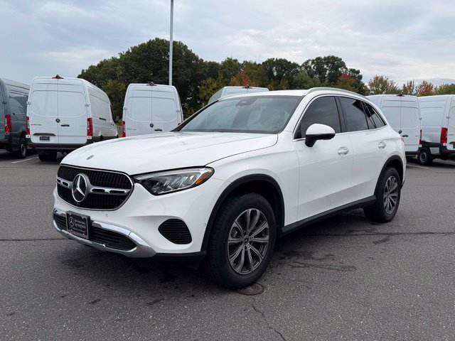 Used 2023  Mercedes-Benz GLC 300 image 3