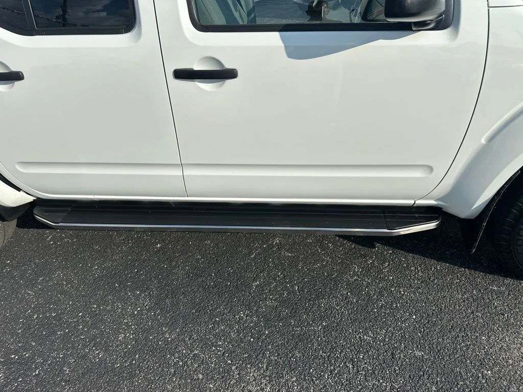 Used 2014 White Nissan SV image 23