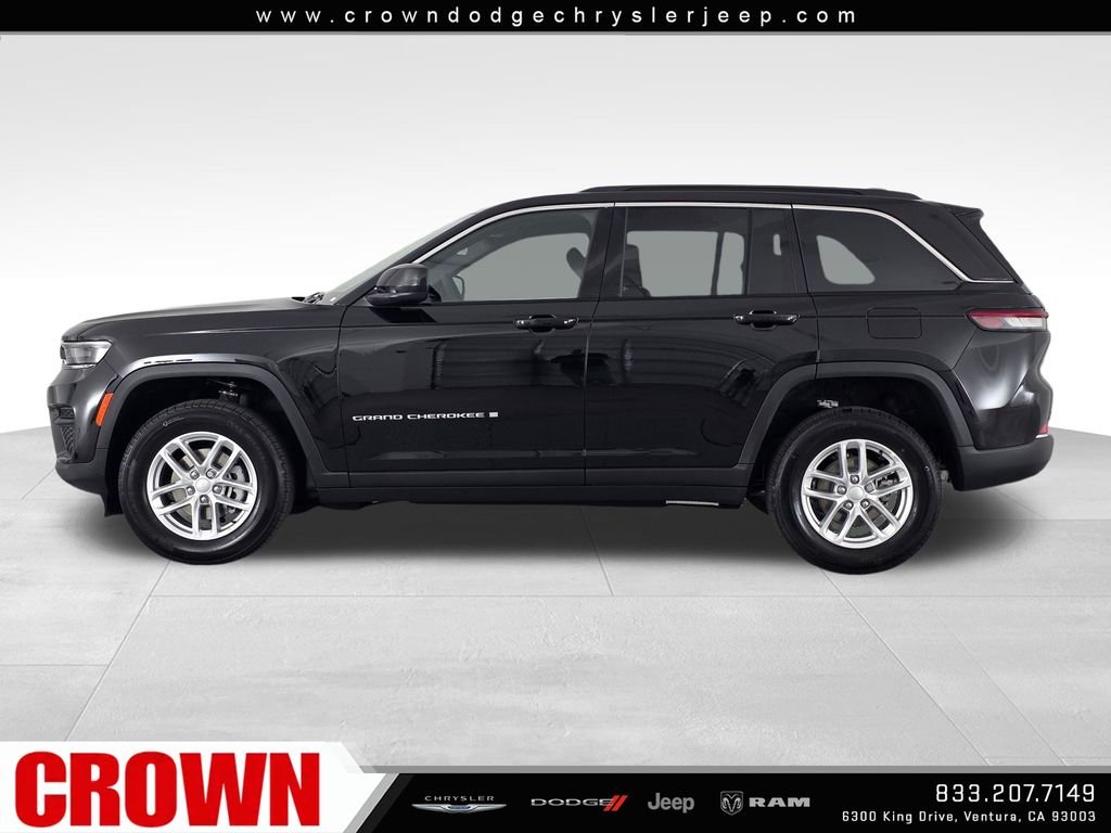 New 2026 Diamond Black Crystal Pearlcoat Jeep  image 8