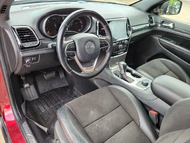 Used 2020 Red Jeep Trailhawk image 19